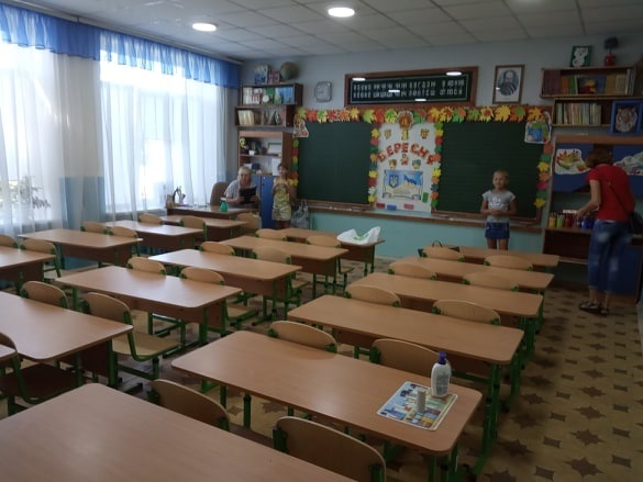 Класи початкової школи на першому поверсі