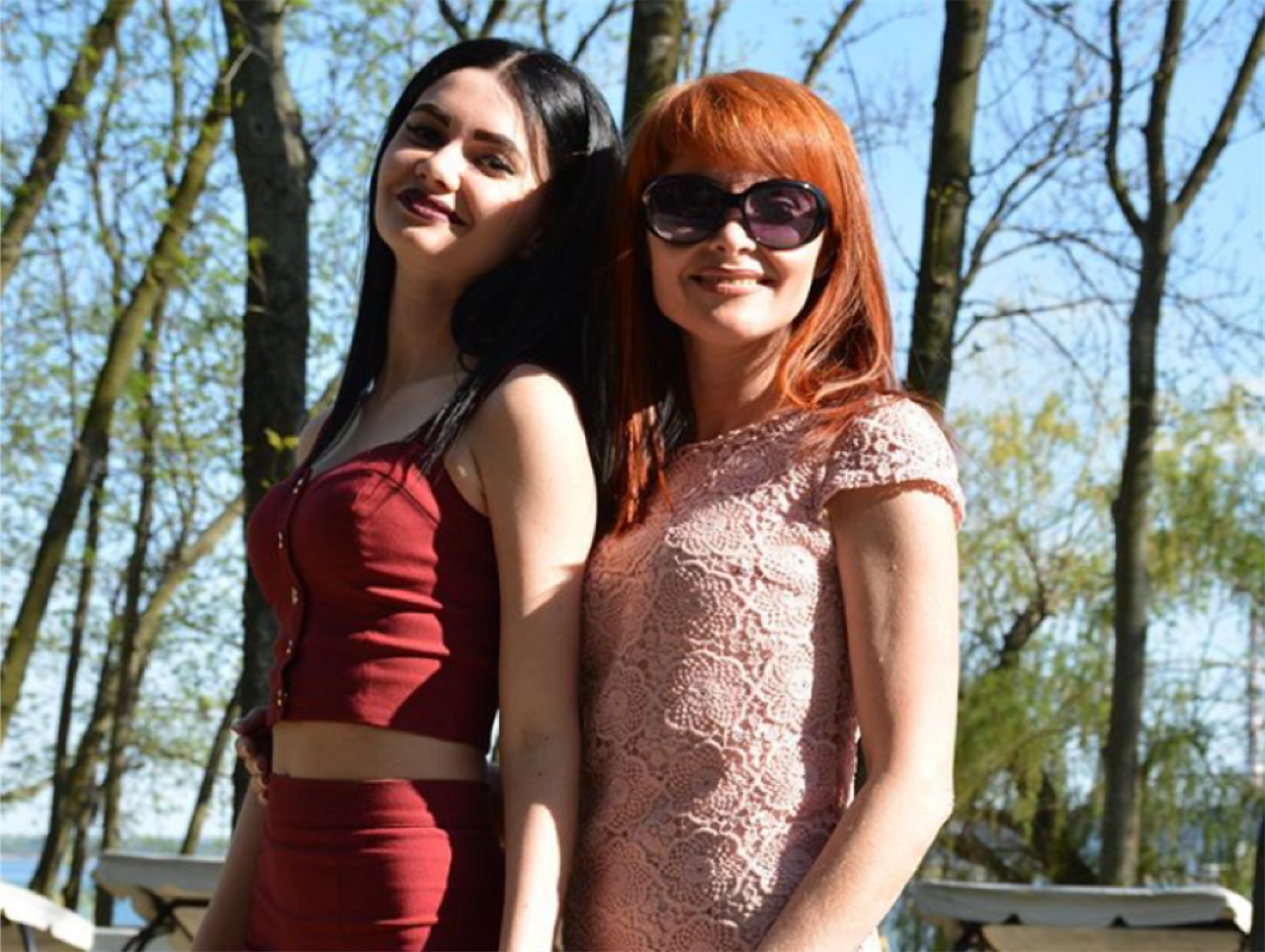 Анастасія Цикунова з мамою Яною