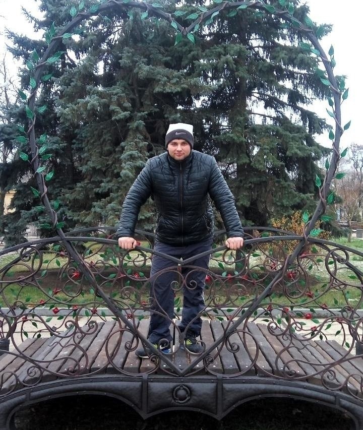 Олег Бєлов 