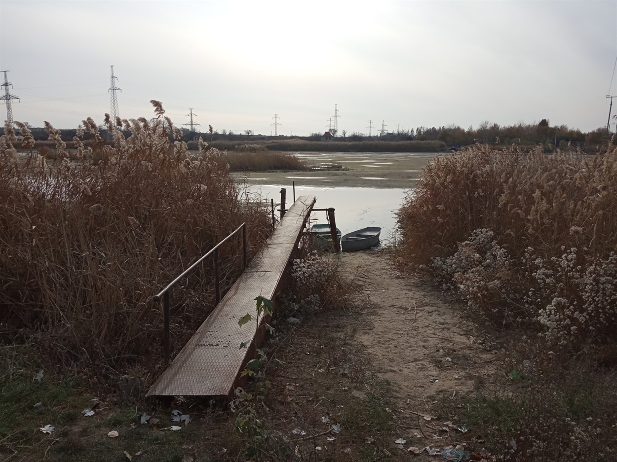Тут місцеві жителі планували зробити пляж