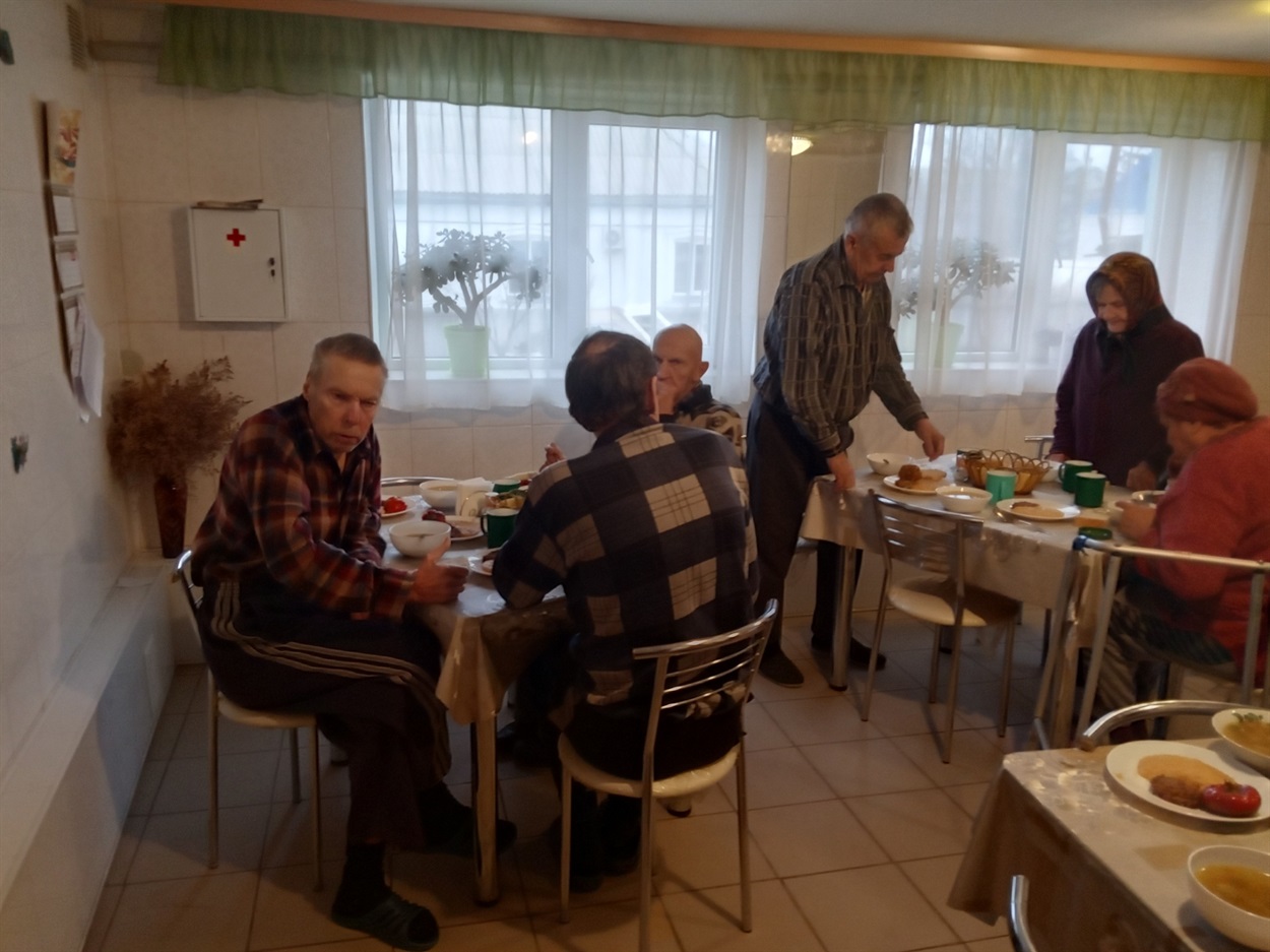 У їдальні