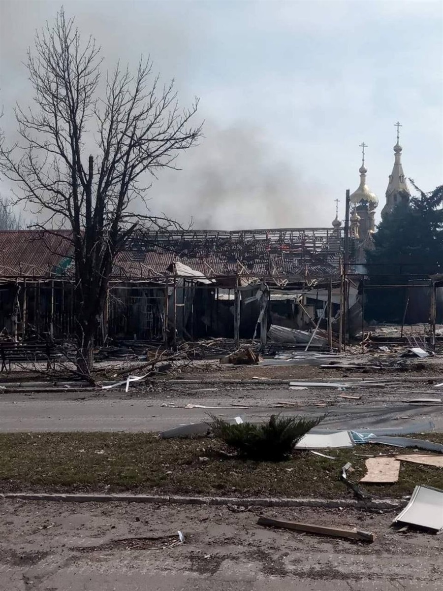 Окупанти зрівнюють Мар'їнку із землею