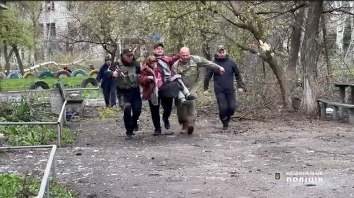 Рятівники поспіли вчасно: поранило пенсіонерку