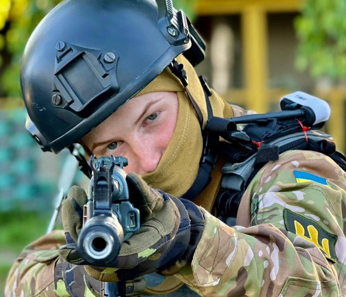 19-річна студентка на передовій
