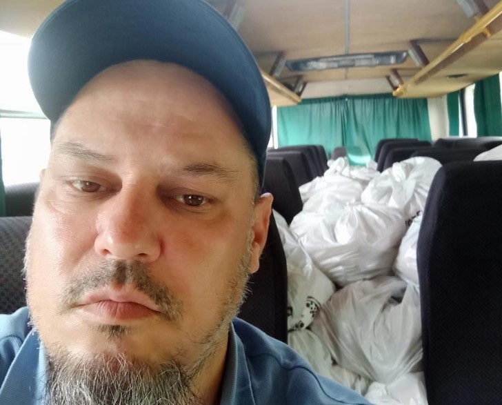 Волонтер і місцевий депутат Микола Тунік