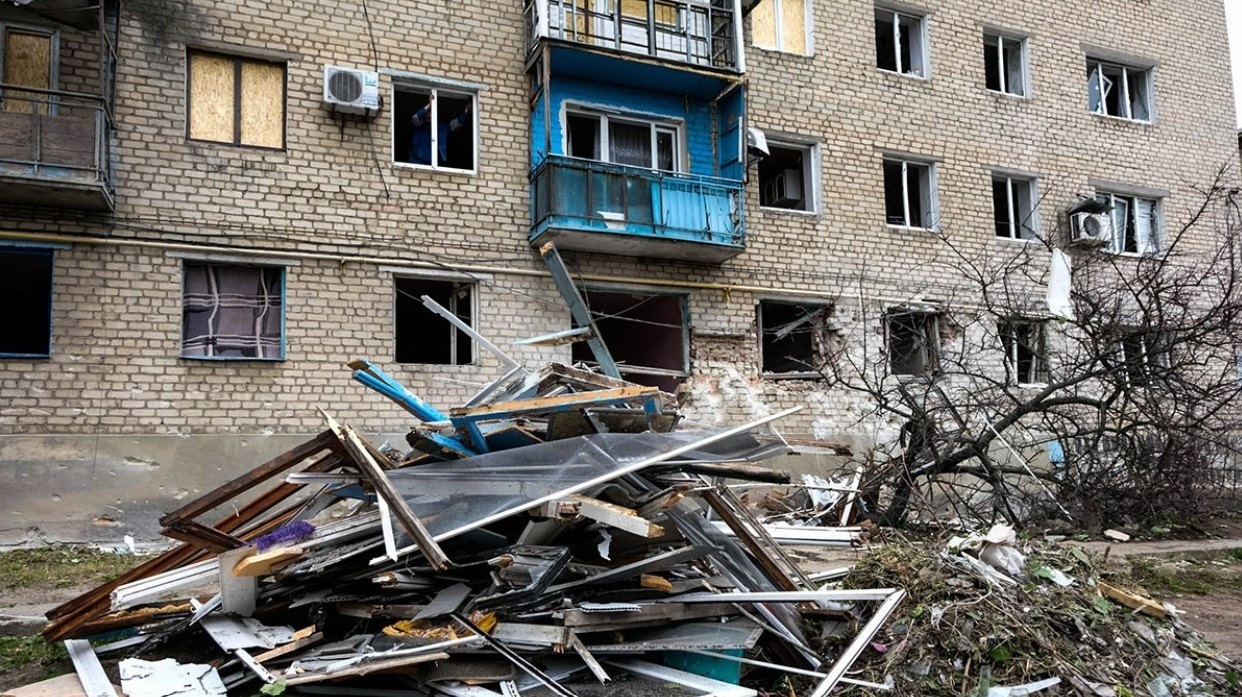 Внаслідок обстрілів Курахівської громади пошкоджено бвгвтоповерхівки та приватні будинки,  11.05.2023